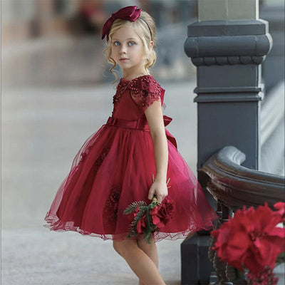 Robe princesse fille bordeaux avec motifs floraux en dentelle