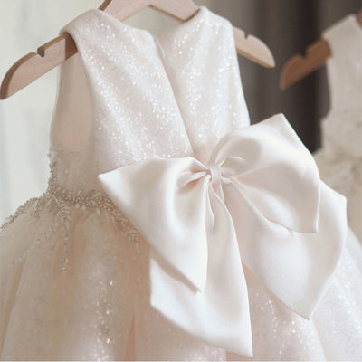 Robe cérémonie fille blanche à paillettes et appliqués floraux en tulle volumineux