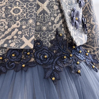 Robe cérémonie fille bleu foncé avec tulle et motifs gris et blancs