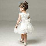 Robe cérémonie fille blanche avec fleurs en tissu et jupe évasée