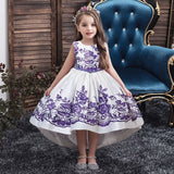 Robe princesse fille blanche et rouge bordeaux avec motifs floraux brodés