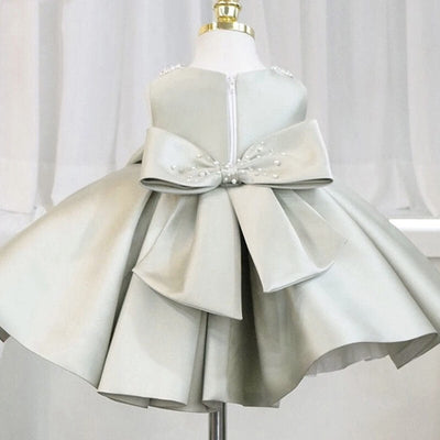 Robe cérémonie fille gris pâle avec col orné de perles et grand nœud décoratif
