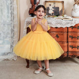 Robe princesse fille rose vif avec corsage à plis et ruban à la taille