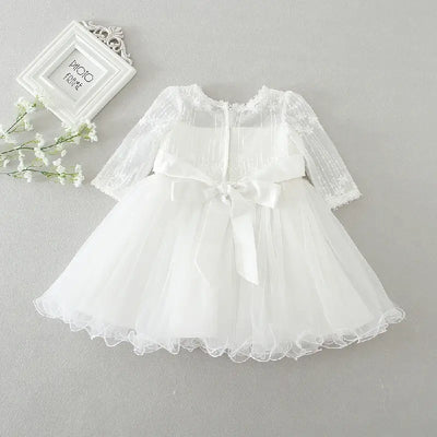 Robe baptême bébé fille blanche avec dentelle et perles